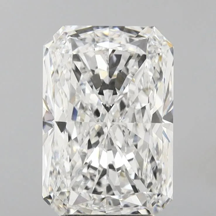 3.81ct Radiant Lab Grown Diamond (Colour D, Clarity VVS1, IGI Certified)